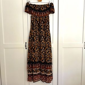 4 for $20 🦋 Boho Floral Off Shoulder Maxi Dress